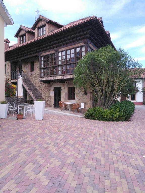 Posada La Casona De Ucieda Exterior photo